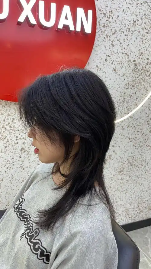 附近哪里做头发好狼尾鲻鱼头是一种挺有个性的发型呢