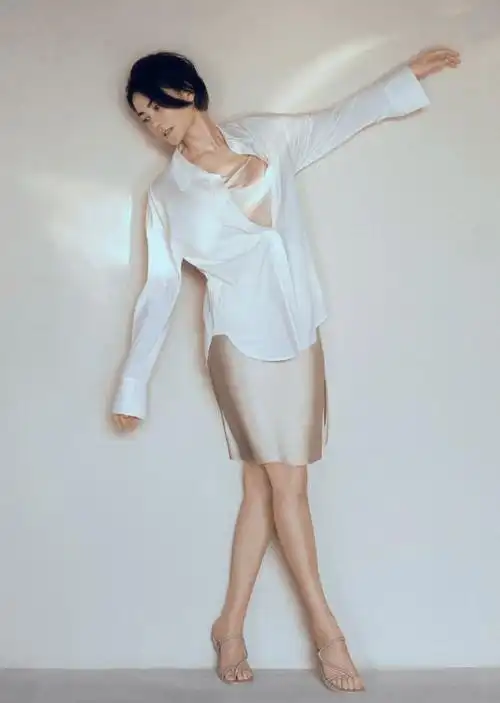 王菲旧照引热议猪鼻子看不到美感这种长相为何会被称神颜