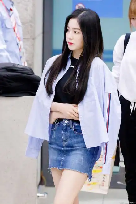 裴珠泫录制节目,私服青春洋溢,一件短袖t恤也能这么少女?