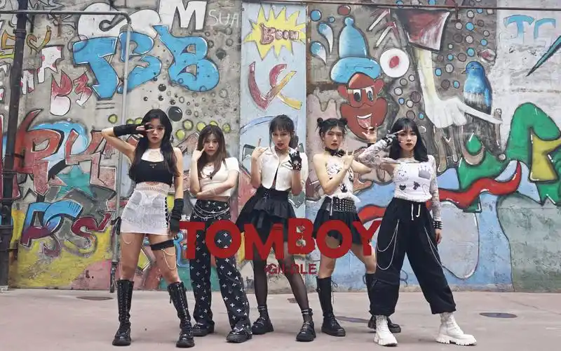 翻跳tomboygidle全曲翻跳女娃最新回归曲五人完整队形外景版