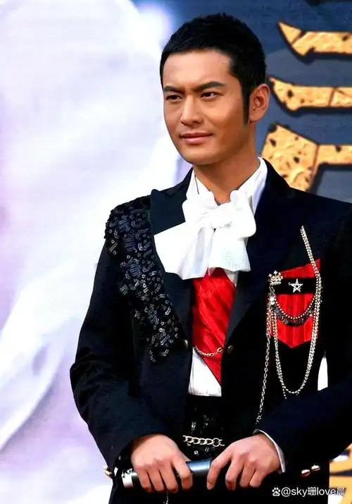 黄晓明新戏路透曝光,为了角色增肥扮丑,网友直呼太油腻了!