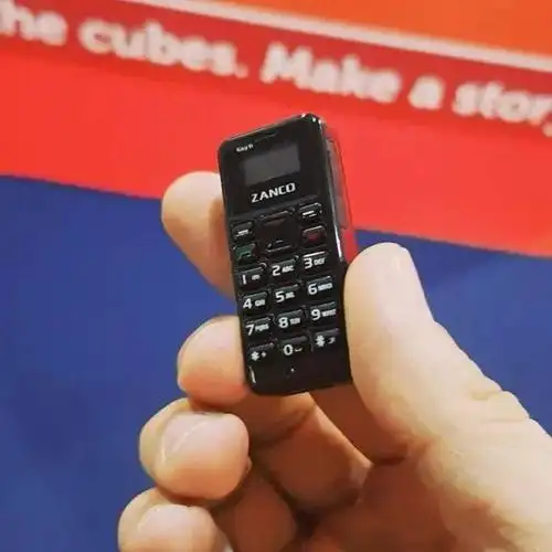 刷爆朋友圈抖音!这台全球最小手机,让我工作玩耍都「专心」