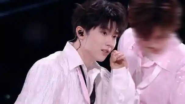 和马嘉祺一起拥抱春天##凝聚v力量