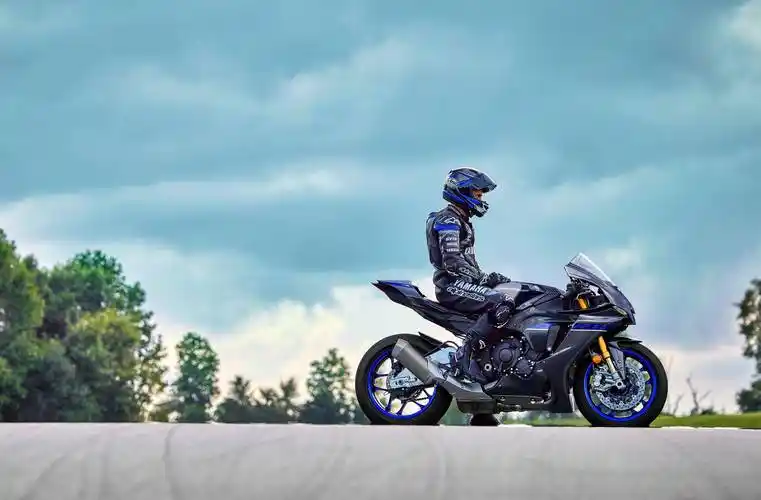 yamaha 2024 yzf-r1/r1m 和 yzf-r6 比赛专用基础车