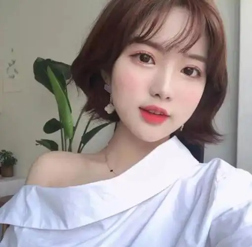 适合微胖女生的短发发型,谁说脸胖的女生不适合短发?