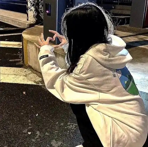 ins风格女生头像微伤感捧花情绪女生头像