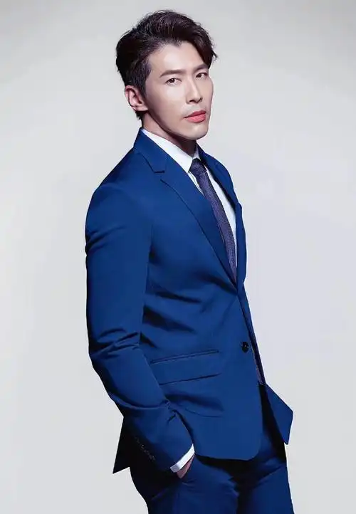 "健身狂魔"黄少祺带儿跑步,自嘲被套路