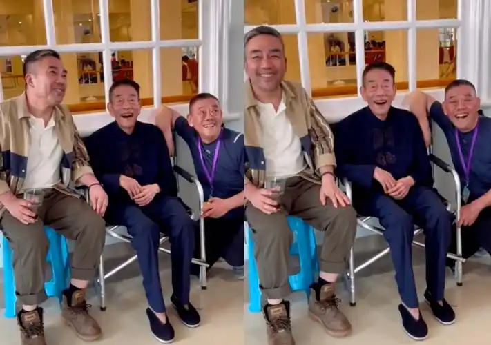 90岁杨少华街头卖盒饭,脸部消瘦身形佝偻,儿子却被批消费父亲_杨伦