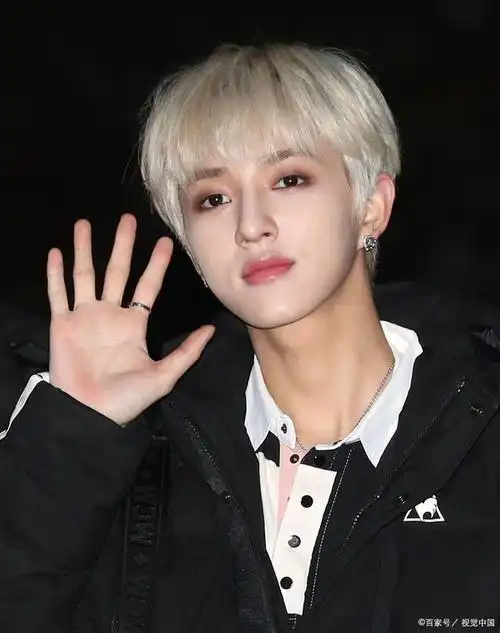 尹净汉:治愈天使的樱花初恋