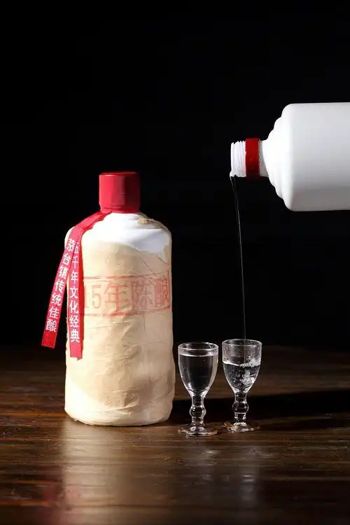 商业摄影 烟酒食品拍摄场景实拍 茅台白酒拍照图片网拍