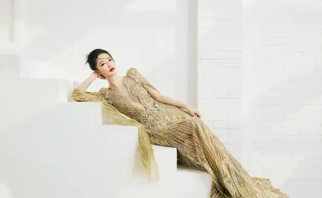 李沁鎏金点星光映成影676767