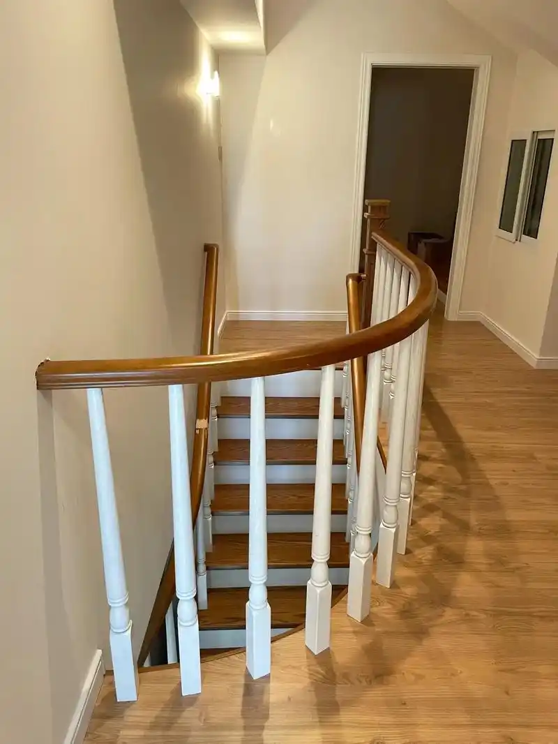 美国红橡木实木楼梯.#网红楼梯 #别墅设计 #济南楼梯 #济 - 抖音