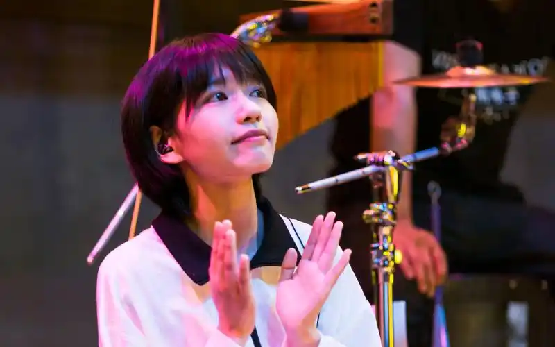 高清完整字幕房东的猫美好事物现场版送给高考考生们