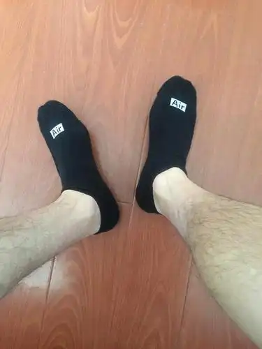 有帅脚白袜黑袜毛腿吗?