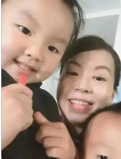 清明节郭威一家回九江扫墓许妈露出久违的笑脸网友认祖归宗