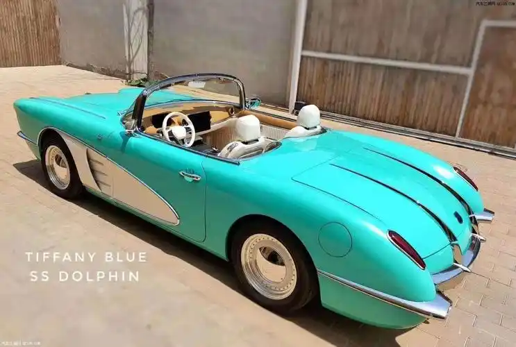 松散海豚复古敞篷车15t油电混动天津现车