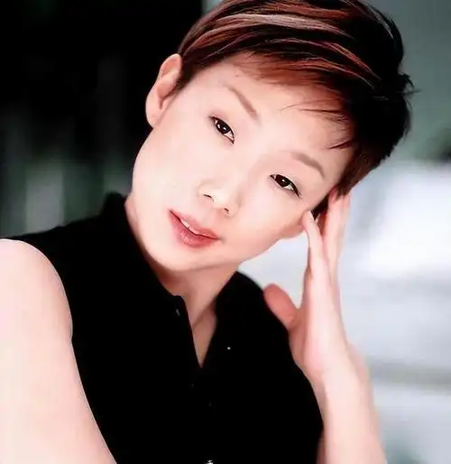 眼睛小却放光芒的"歌坛天后"林忆莲
