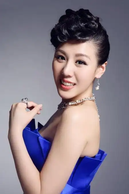 记青歌赛金钟奖双料银奖得主青年歌唱家王喆