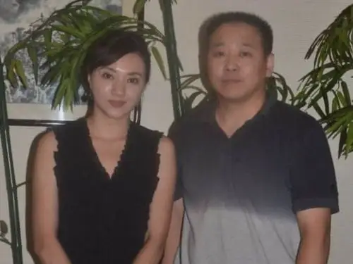 45岁金玉婷近照,被誉为"春晚第一美女",多次合作大腕让人羡慕