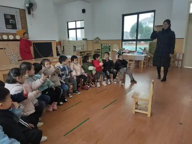 我快乐——湾里中心幼儿园家长进课堂安全教育活动 写美篇父母是孩子