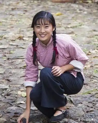 双枪女悍匪黄八妹,从女匪首到抗日英雄,曾用美人计诱捕日本大佐