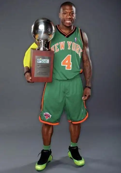 速度与灵动,向全世界所有球迷展现了之前从未在赛场出现过的球员类型