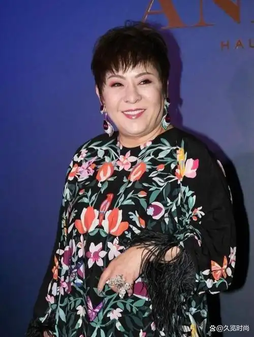 张"富婆脸"的女人,因为她们给人的感觉就非常有福气,就像向太陈岚一样