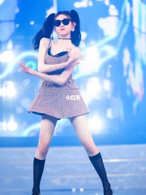 李子璇金曲青春蹦迪现场直拍