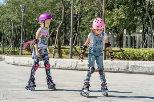 2pm品牌轮滑鞋 roller skating 外景拍摄