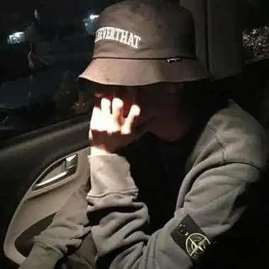 戴帽子的男生单身头像 男生头像图片大全 -【爱个性】