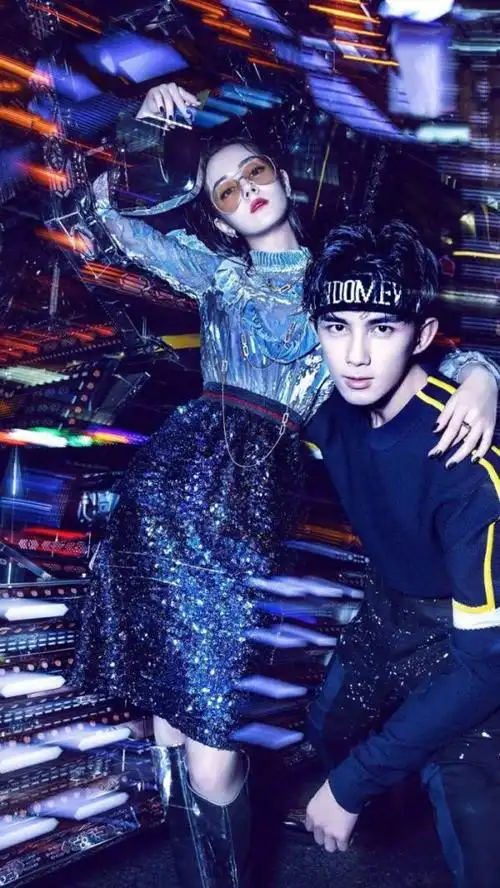 吴磊与热巴的时尚画报