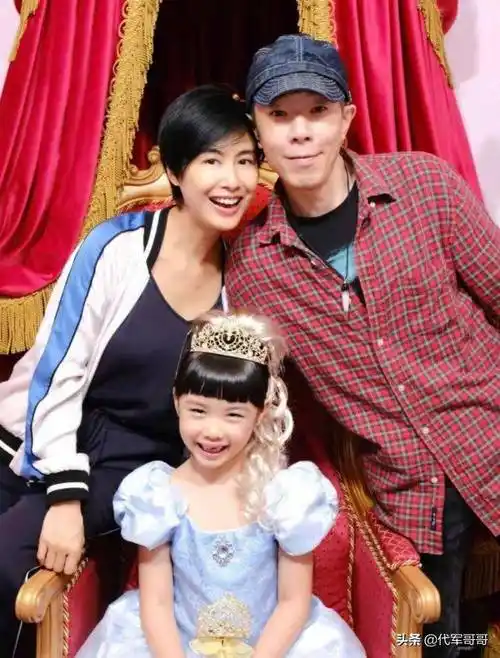 朱茵现在的老公是谁黄贯中个人资料简介大全附图