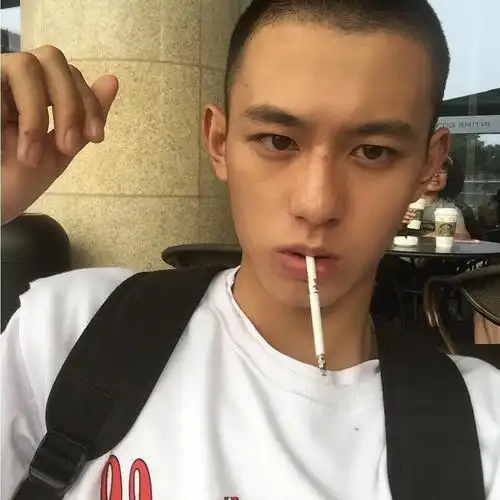 甘薇坦言自己是《大话西游》的粉丝,这部电影看了20多遍,见到刘镇伟