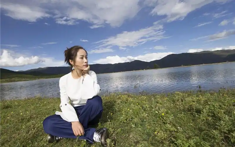 气质美女江一燕自然清新写真图片桌面壁纸-大陆明星-壁纸下载-美桌网