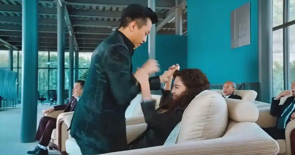 人鱼:邓超想和张雨绮腻歪,不料遭到张雨绮的嘲讽,脸挂不住了