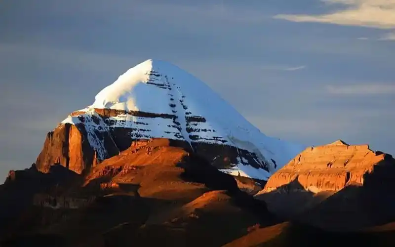 朝圣者虔诚转山,世界中心金字塔群,关于冈仁波齐山的6大未解之谜