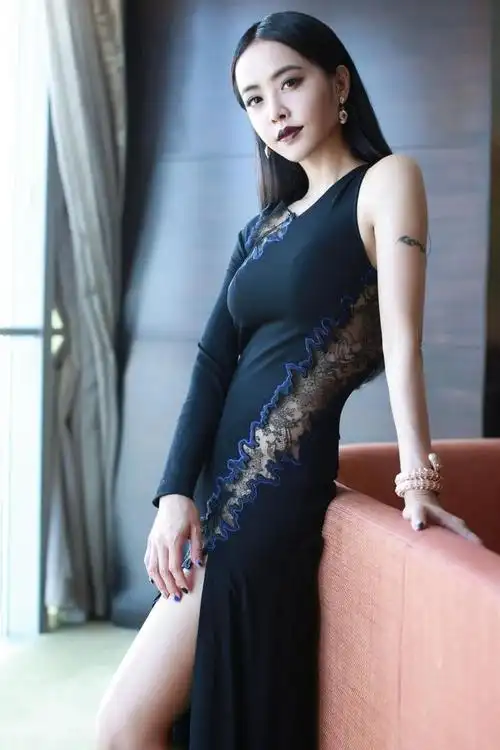 蔡依林出生于1980年,今年38岁,在这个年龄能保养到这个程度来说也是