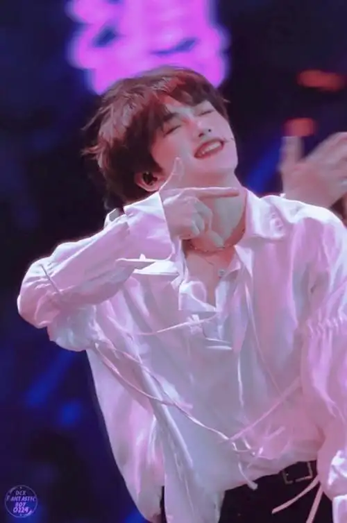 不知不觉就和偶像一起了