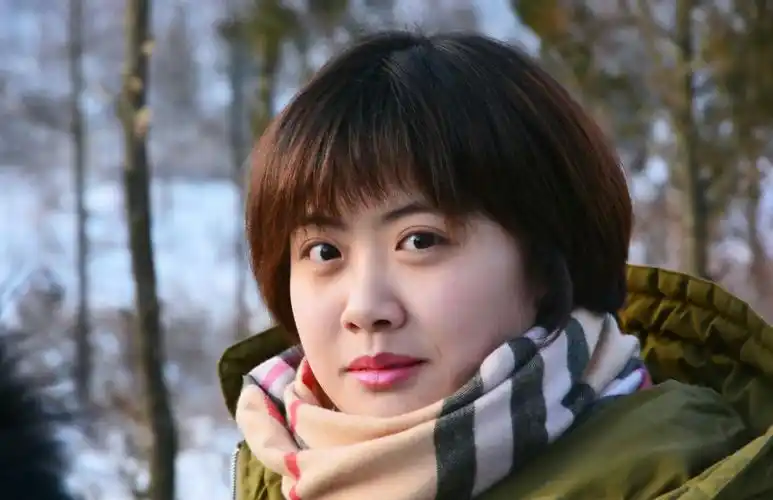 《天水在线直播美女》——摄影一摄千里2016年冬月拍摄于麦积山滑雪场