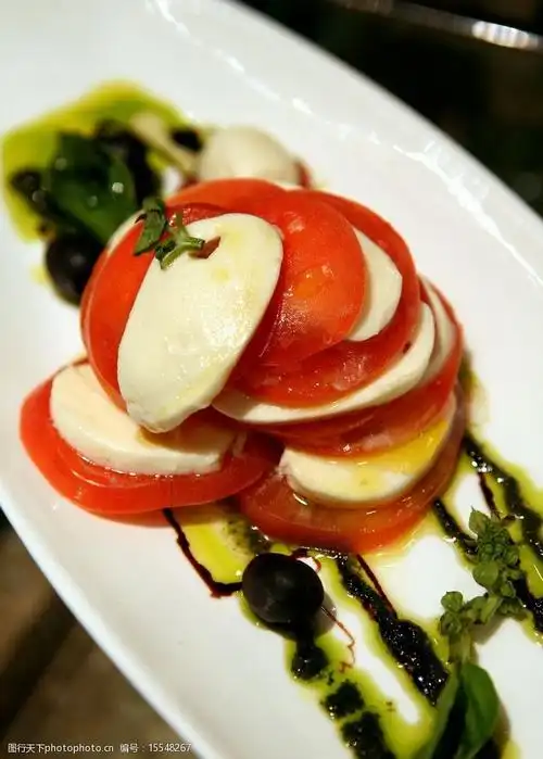关键词:水牛芝士沙拉 红白碟 水牛芝士 番茄沙拉 前菜 意大利菜 西餐