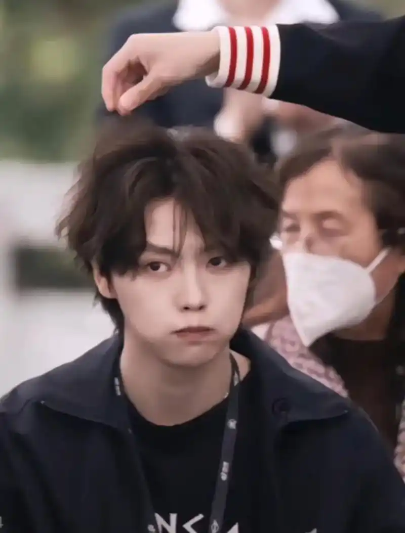 95变老婆98变老公.#宇日俱曾 #肖宇梁 #曾舜晞 #这谁 - 抖音