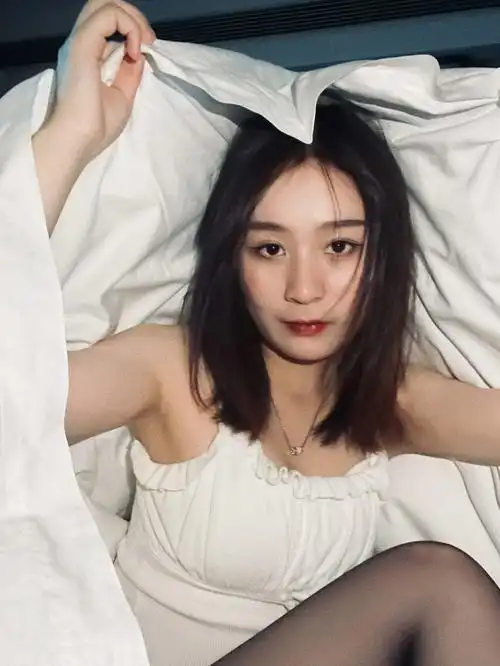 反差色闪光灯被窝拍照