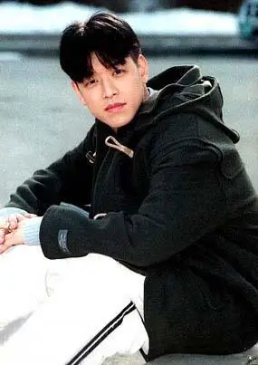 图文韩国著名演员柳时元写真9