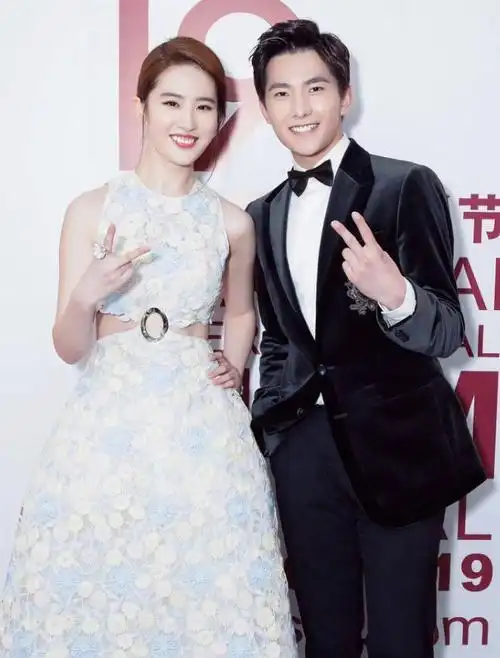 梦回《三生三世》!刘亦菲6年后遇杨洋挥手拥抱插图12