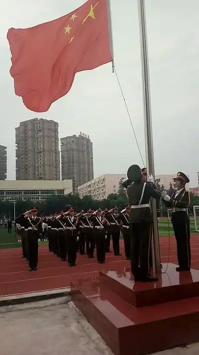 "诚信与科技"——第19周国旗下讲话_四川省德阳中学(德阳一中)-四川省