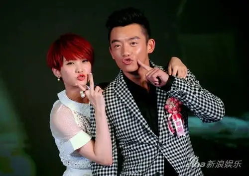 杨丞琳否认与王子复合遭郑恺公主抱