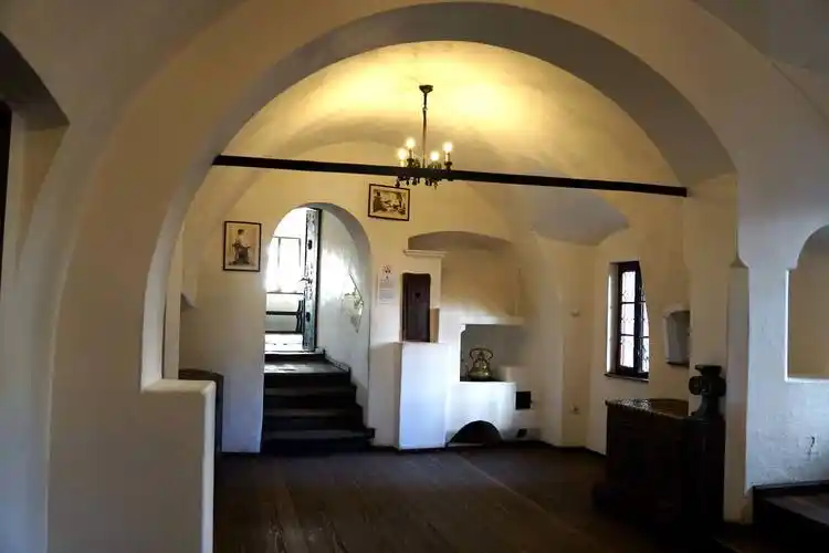 罗马尼亚探访吸血鬼的故乡品味中世纪建筑的苍凉与美丽