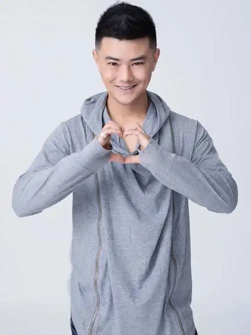 p>孟飞,中国内地男演员,歌手.