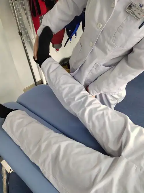 南石医院康复院区:运动疗法训练图谱一.