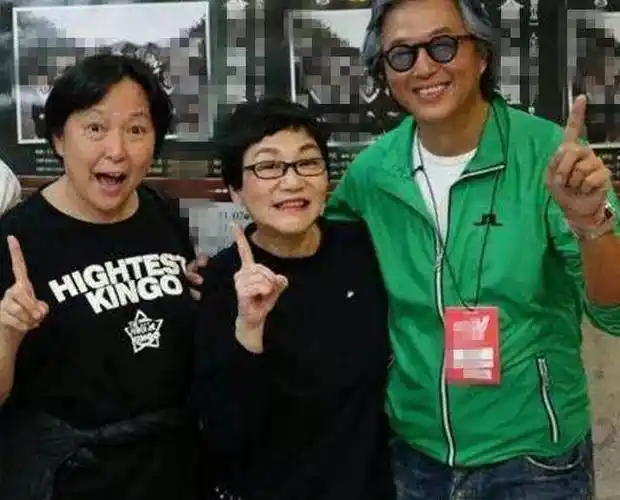 意外遭遇话筒失灵,张晨光方芳《回家》获网友点赞:小品最佳_台湾_表演